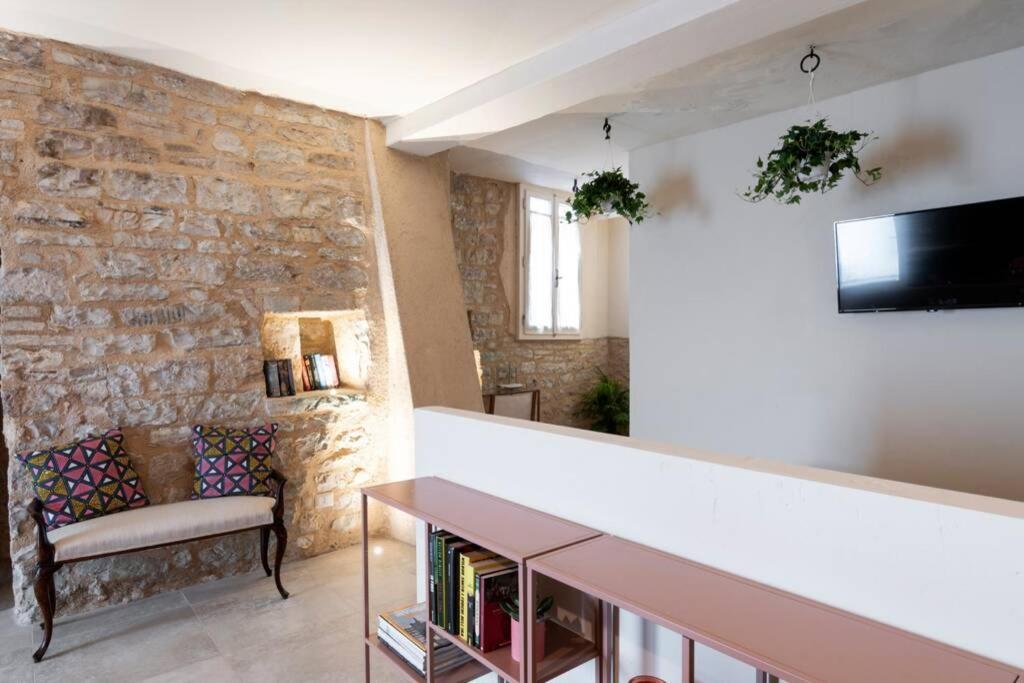 Cornelia Cavern Cosy Studio Apartment In スペッロ エクステリア 写真