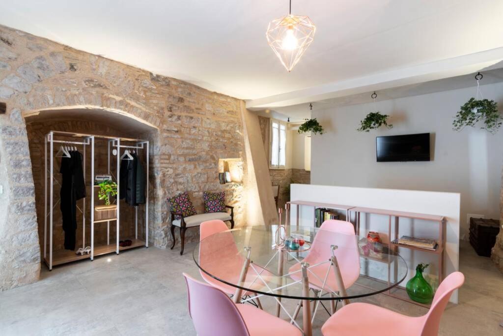 Cornelia Cavern Cosy Studio Apartment In スペッロ エクステリア 写真
